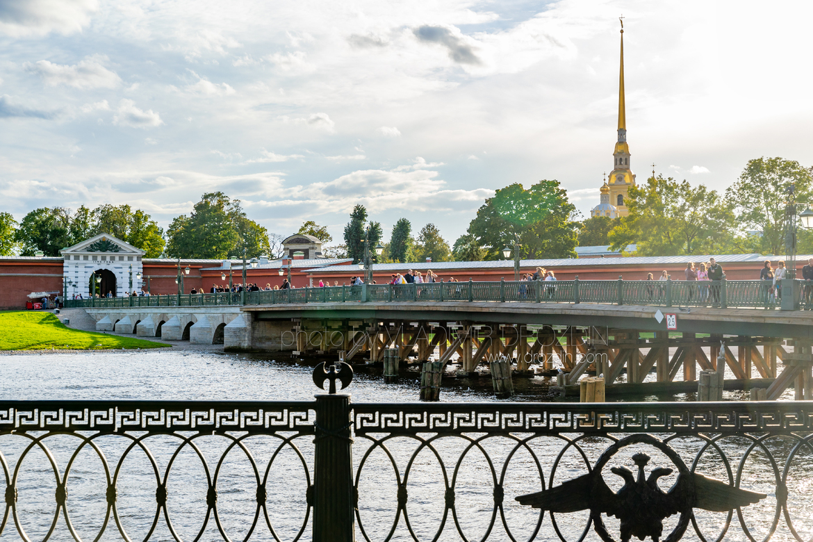 Ioannovskiy bridge and Peter and Paul Fortress 2/ Saint-Petersburg / 2018