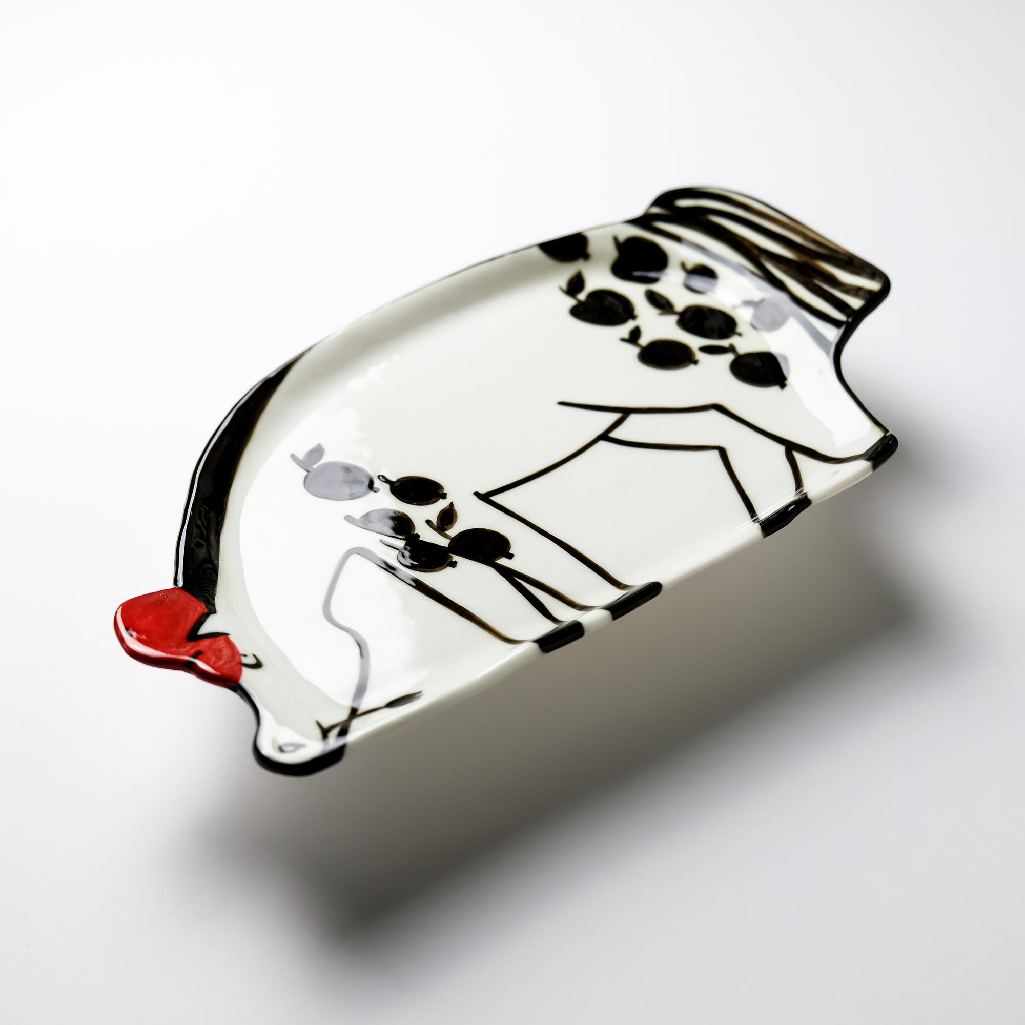 ЛОШАДЬ В ЯБЛОКАХ