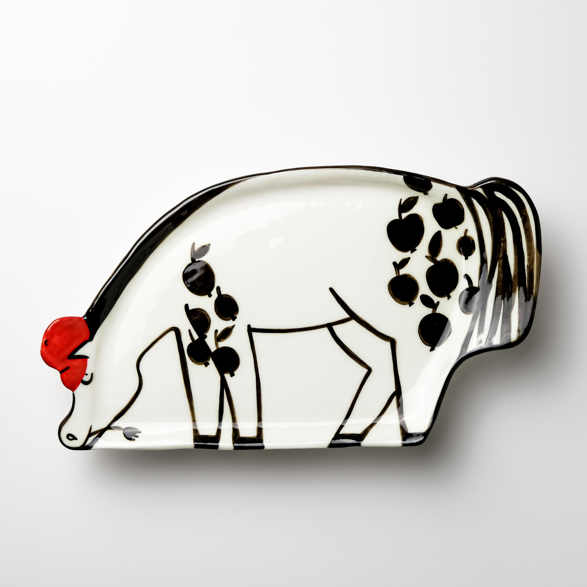 ЛОШАДЬ В ЯБЛОКАХ