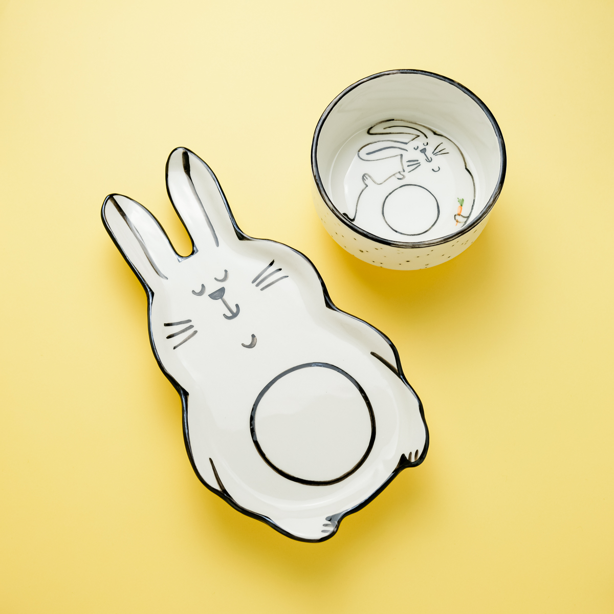 Пара САМОДОСТАТОЧНЫХ ЗАЙЦЕВ