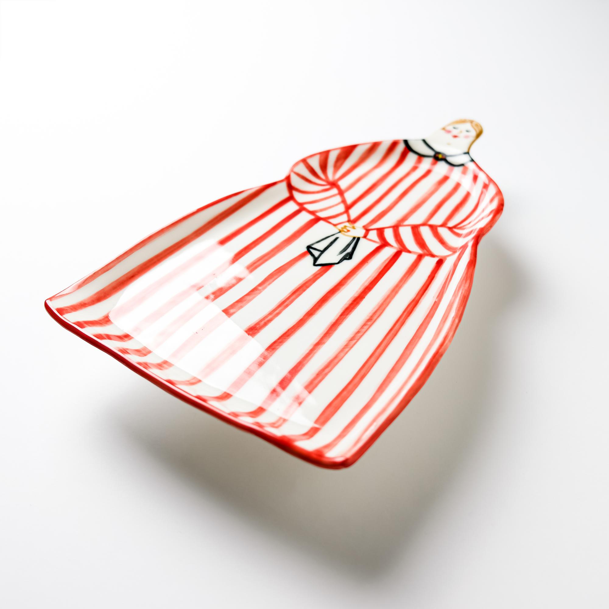 Тарелка КУПЧИХА В КРАСНОМ