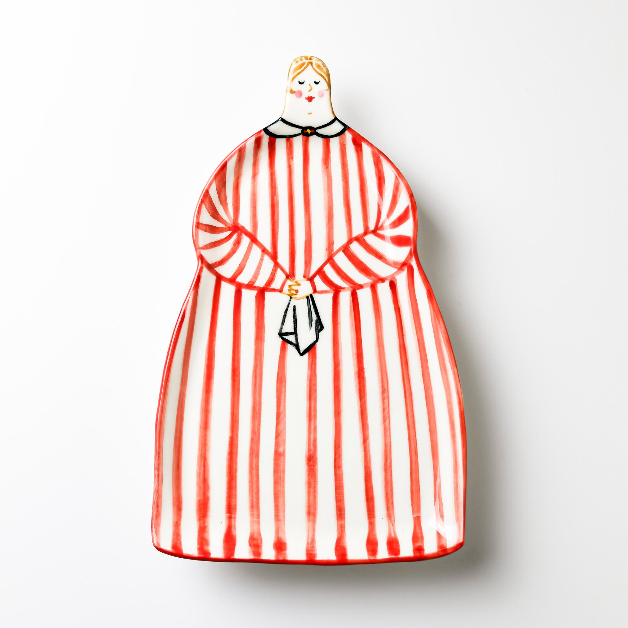 Тарелка КУПЧИХА В КРАСНОМ