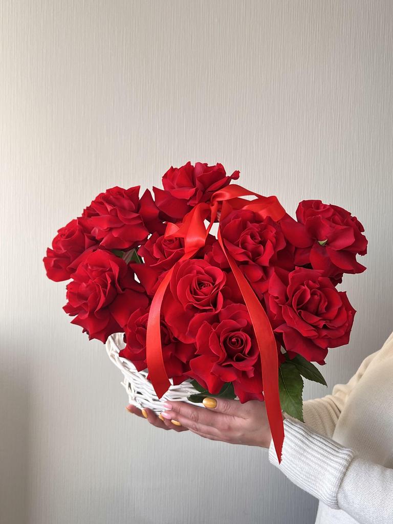 Корзина с французскими розами S