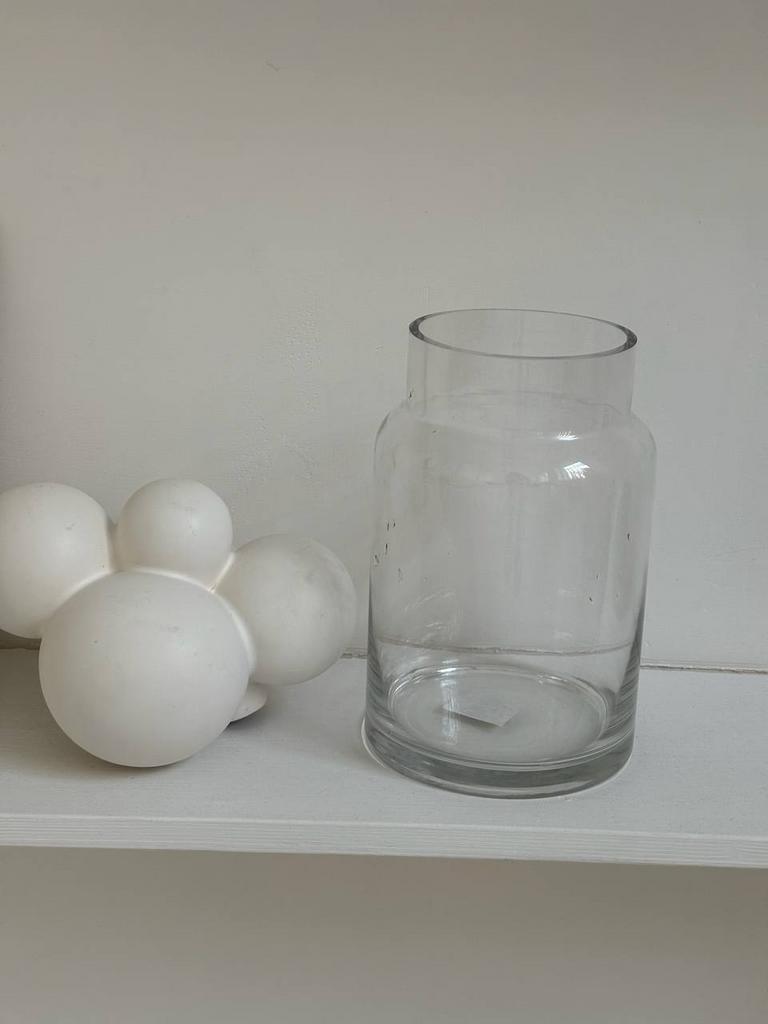 Универсальная ваза для цветов