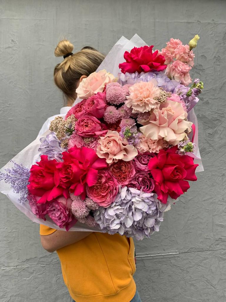 Большой, яркий, сочный