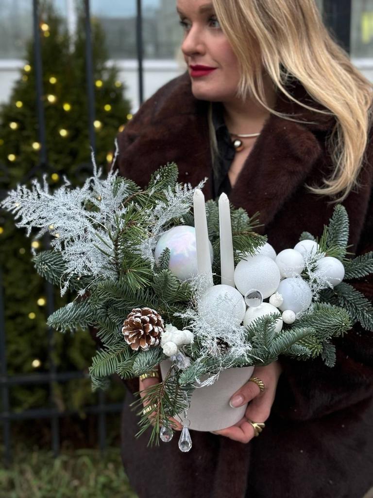 Композиция в коробке со свечами