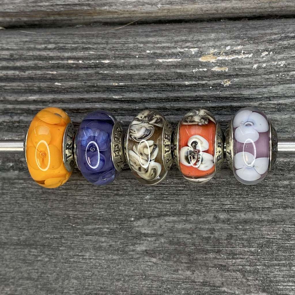 live HALLOWEEN Row 12