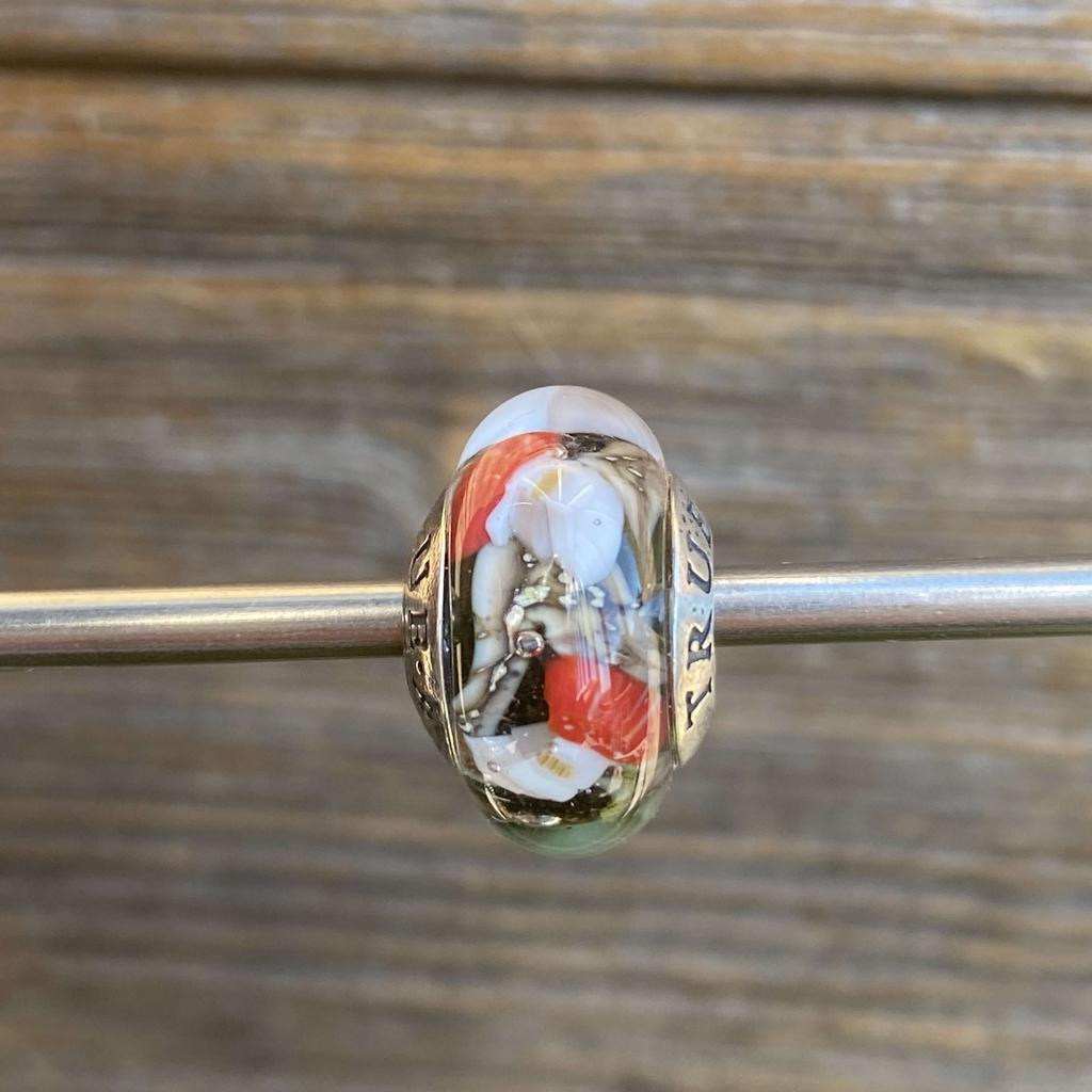 AQUARIUM  BEAD 1 mushrooms on bottle green