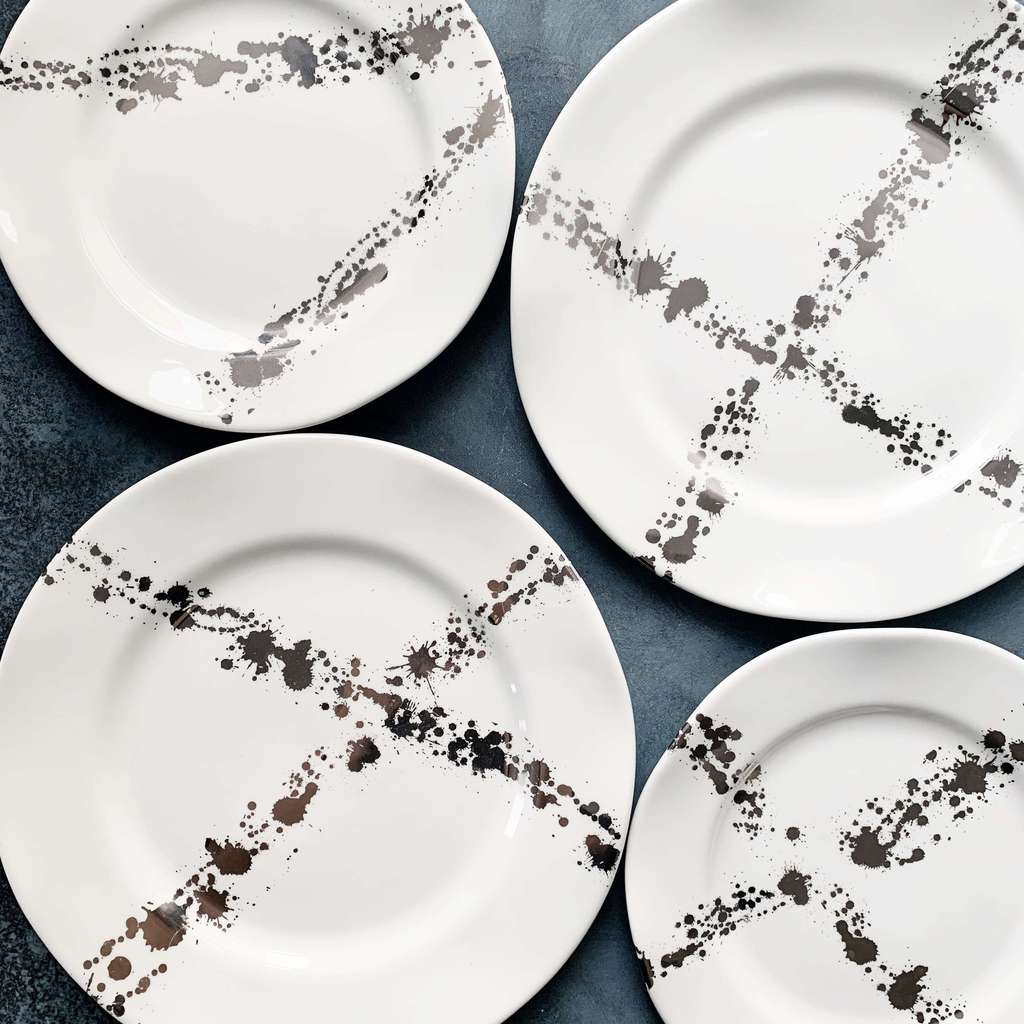 Серия блюд и тарелок "Серебряные кляксы"