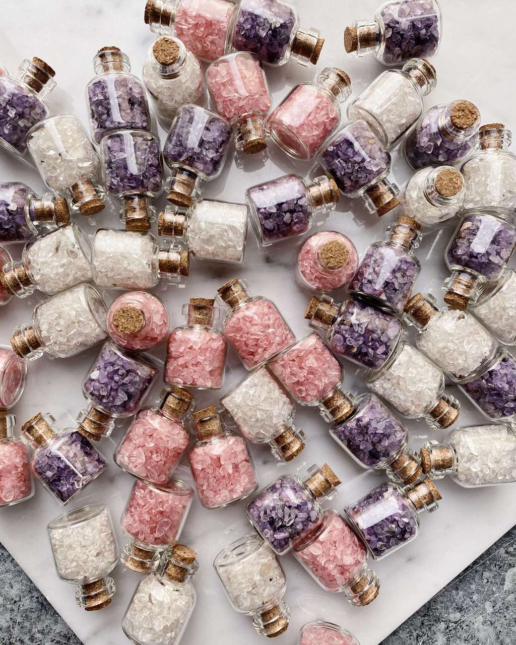 Галтовка в маленькой баночке с пробкой