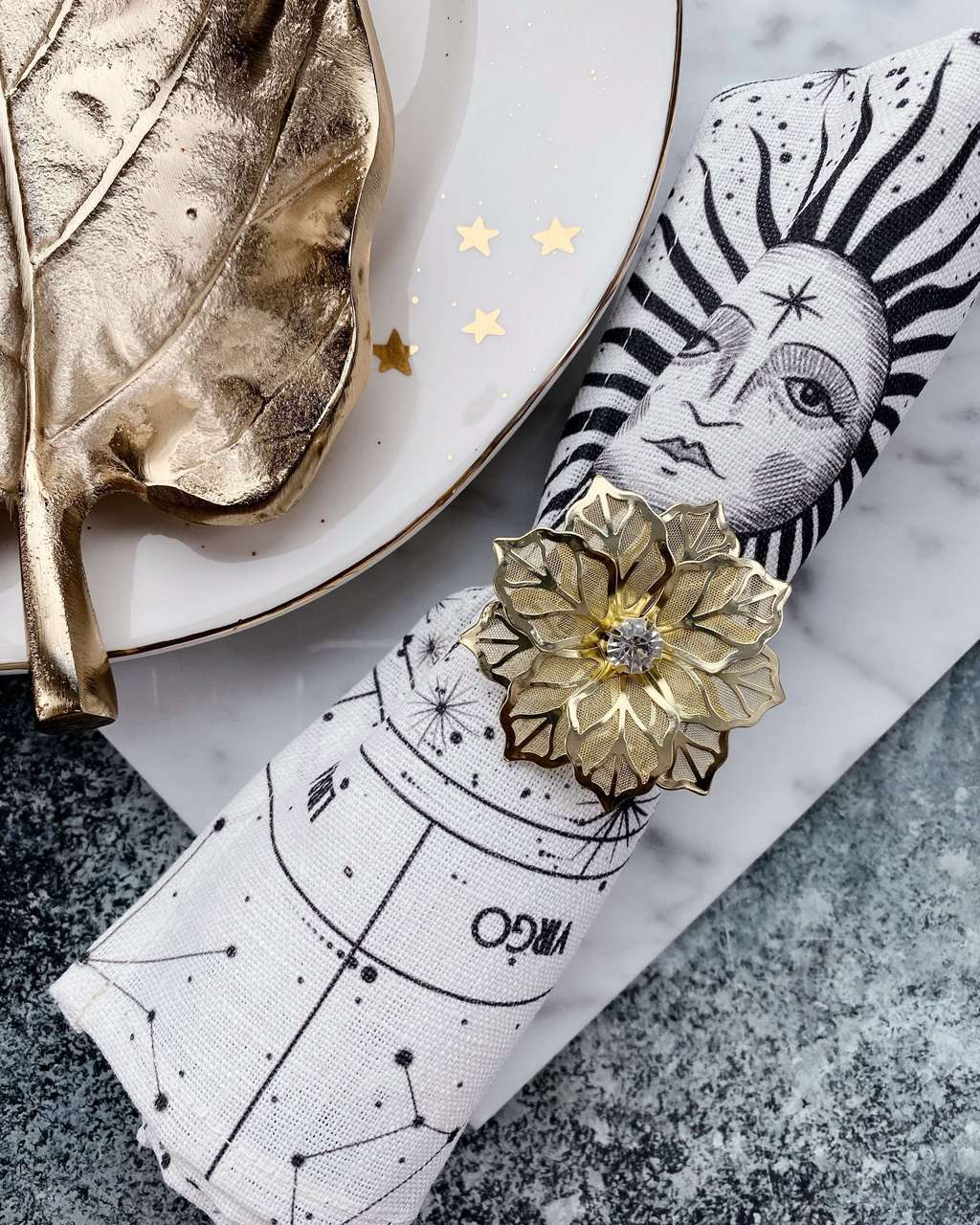 Кольцо для салфеток "Цветок" золотое