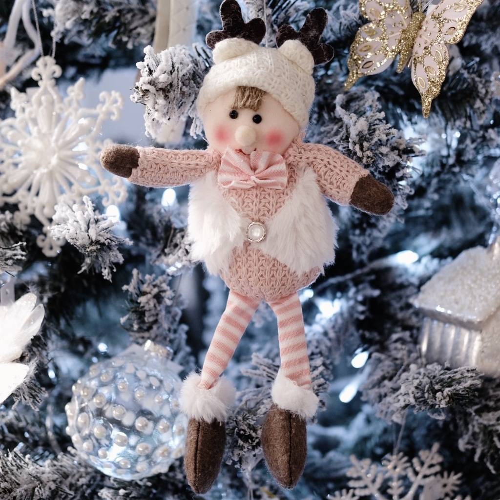 Игрушка на елку Девочка с рогами вязаная
