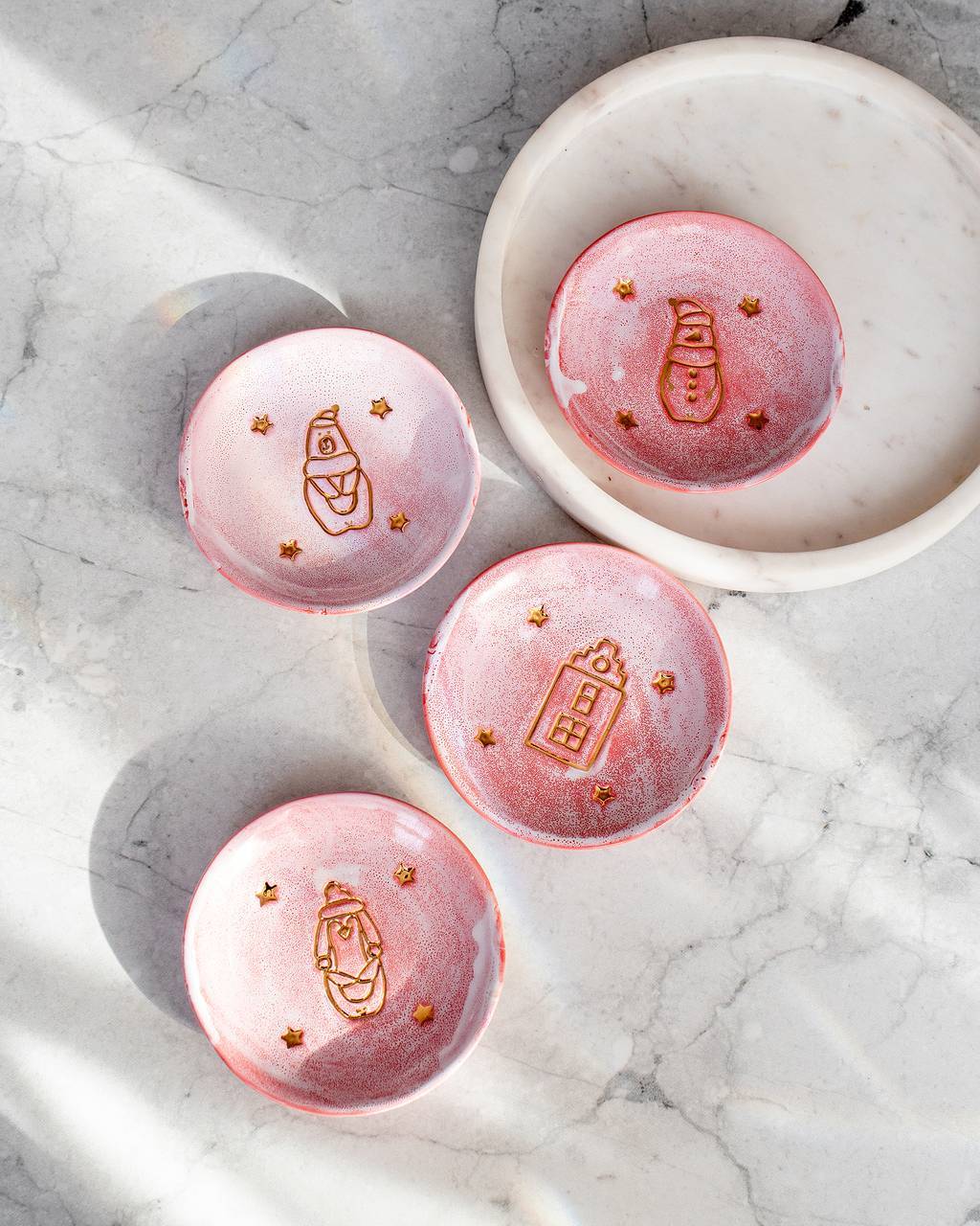 Блюдце "Морозный узор" красное с рисунками