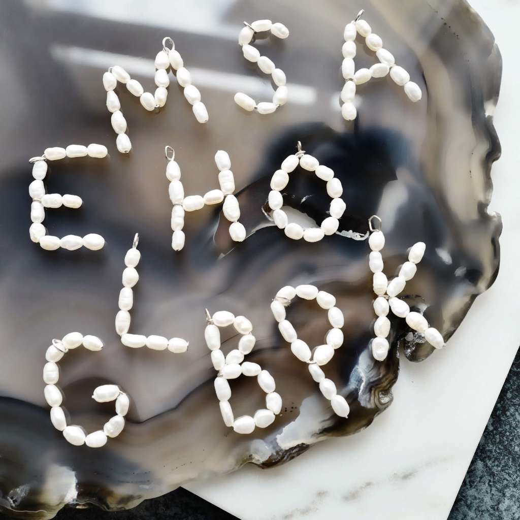 Подвеска Буква из жемчуга без цепочки