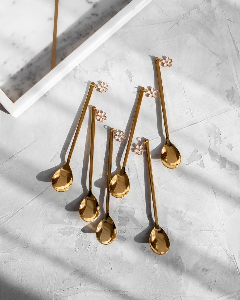 Ложка с подвеской "Цветок" золотого цвета