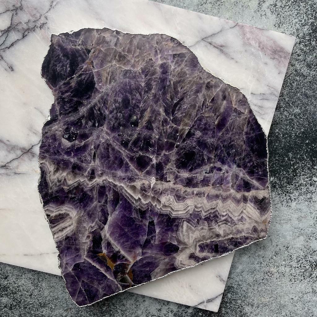 Большой срез аметиста в серебре 27х24см