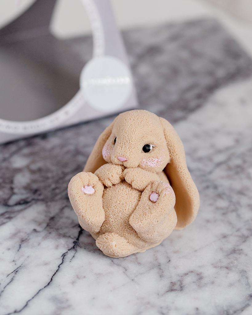 Шоколадный зайка из белого шоколада