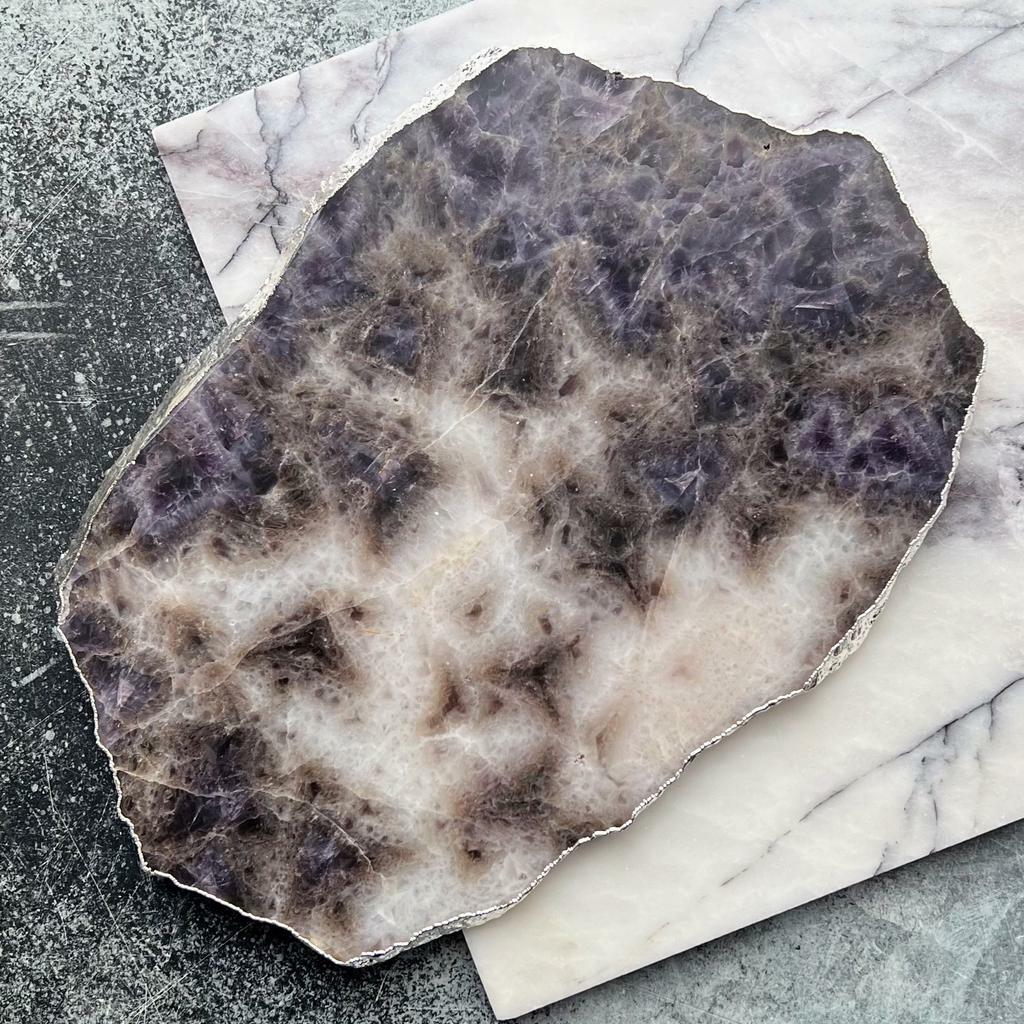 Большой срез аметиста в серебре 32х21см