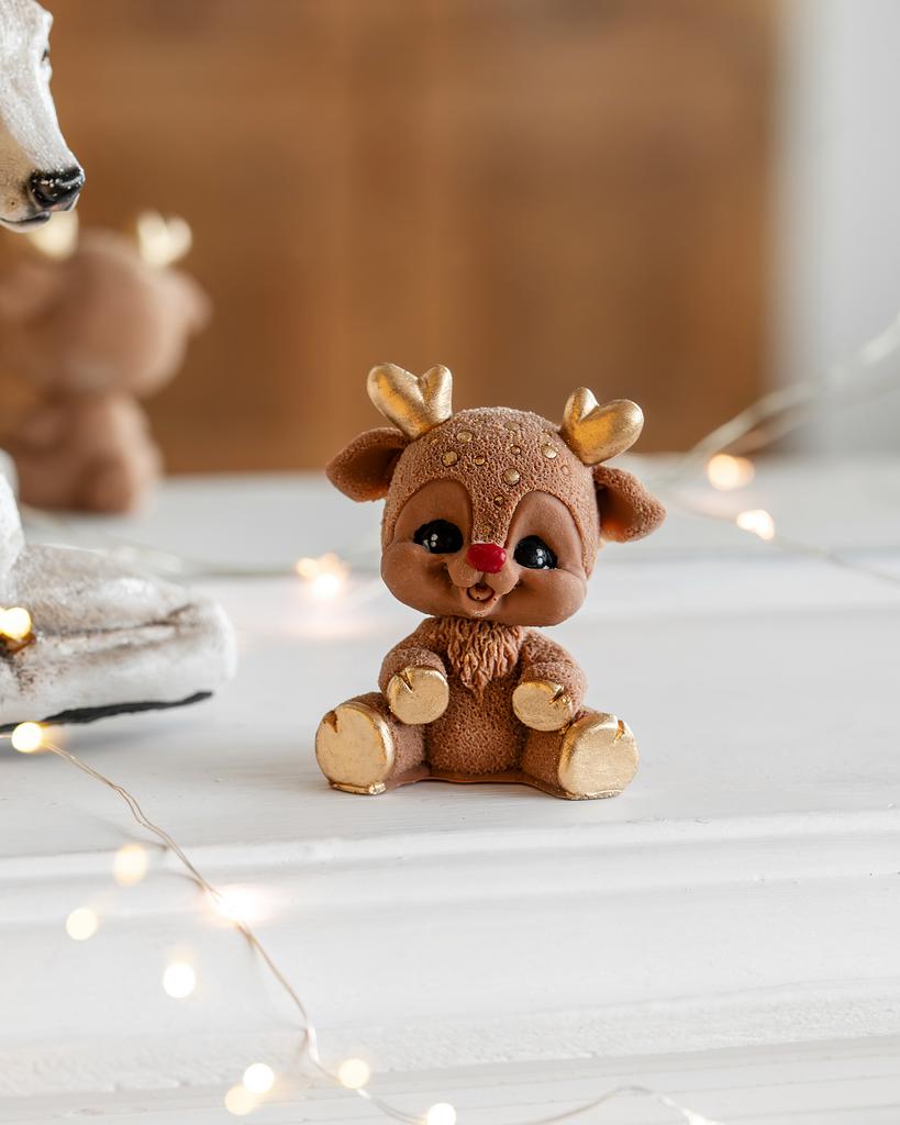 Шоколадный олененок из молочного шоколада