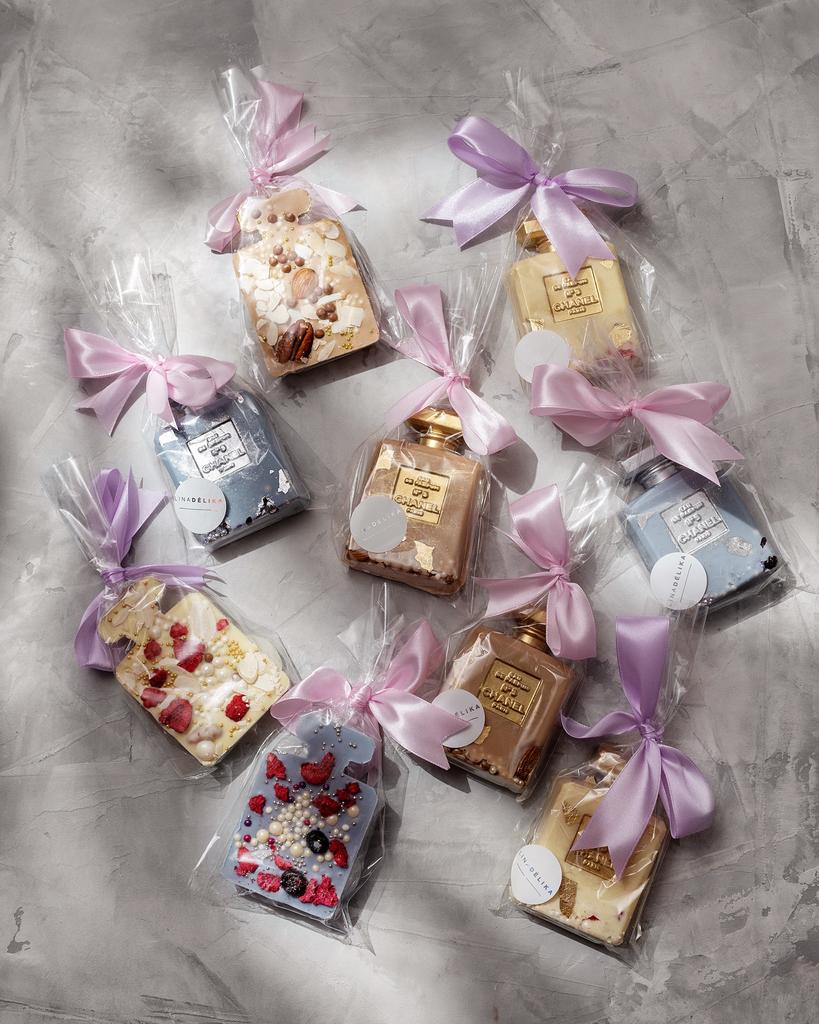 Бутылочка Шанель из белого и молочного бельгийского шоколада