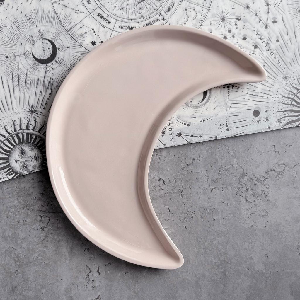 Тарелка в форме месяца розовая