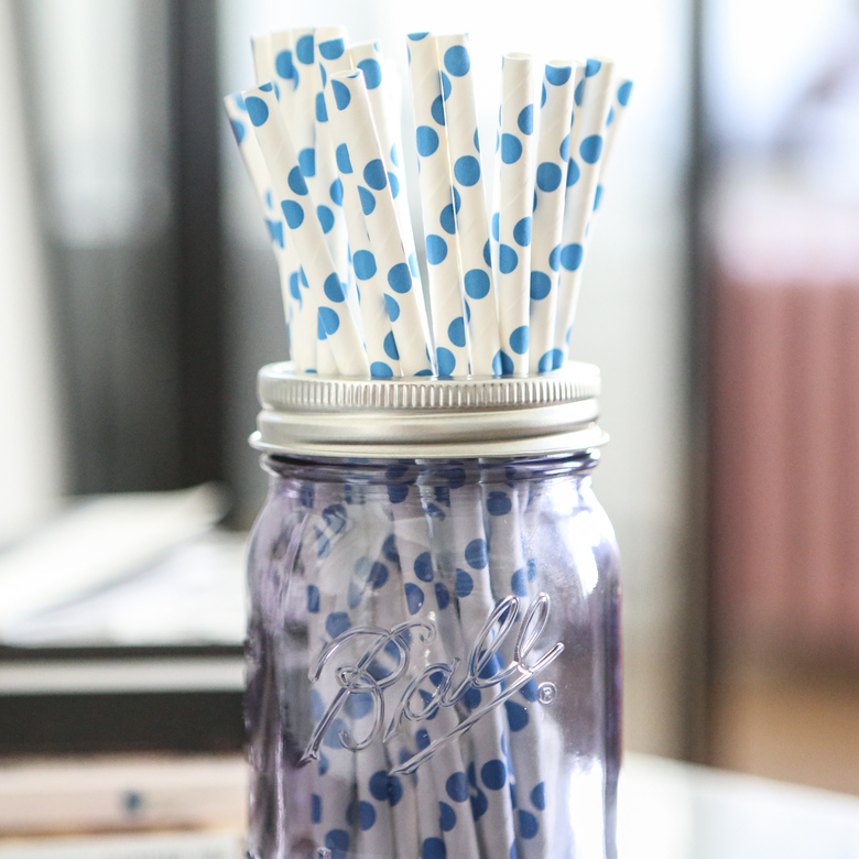 Трубочки в голубой горох