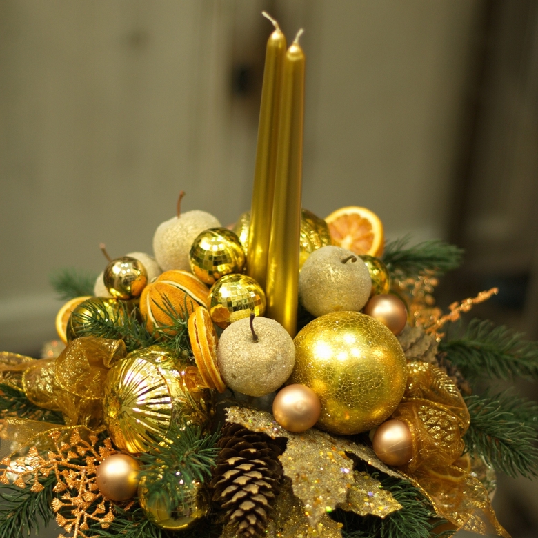 НОВОГОДНЯЯ КОМПОЗИЦИЯ В ЗОЛОТОЙ ГАММЕ