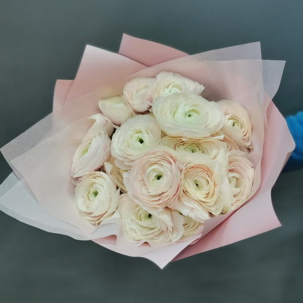 Букет с ранункулюсами