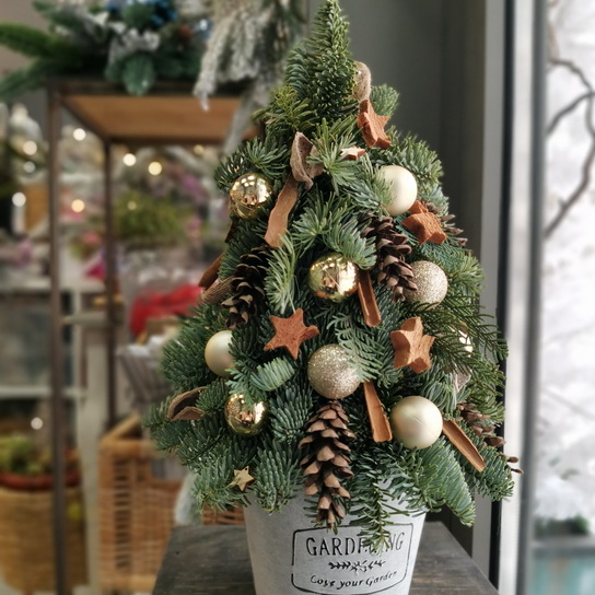 Новогодняя авторская елочка ручной работы в золотистой гамме