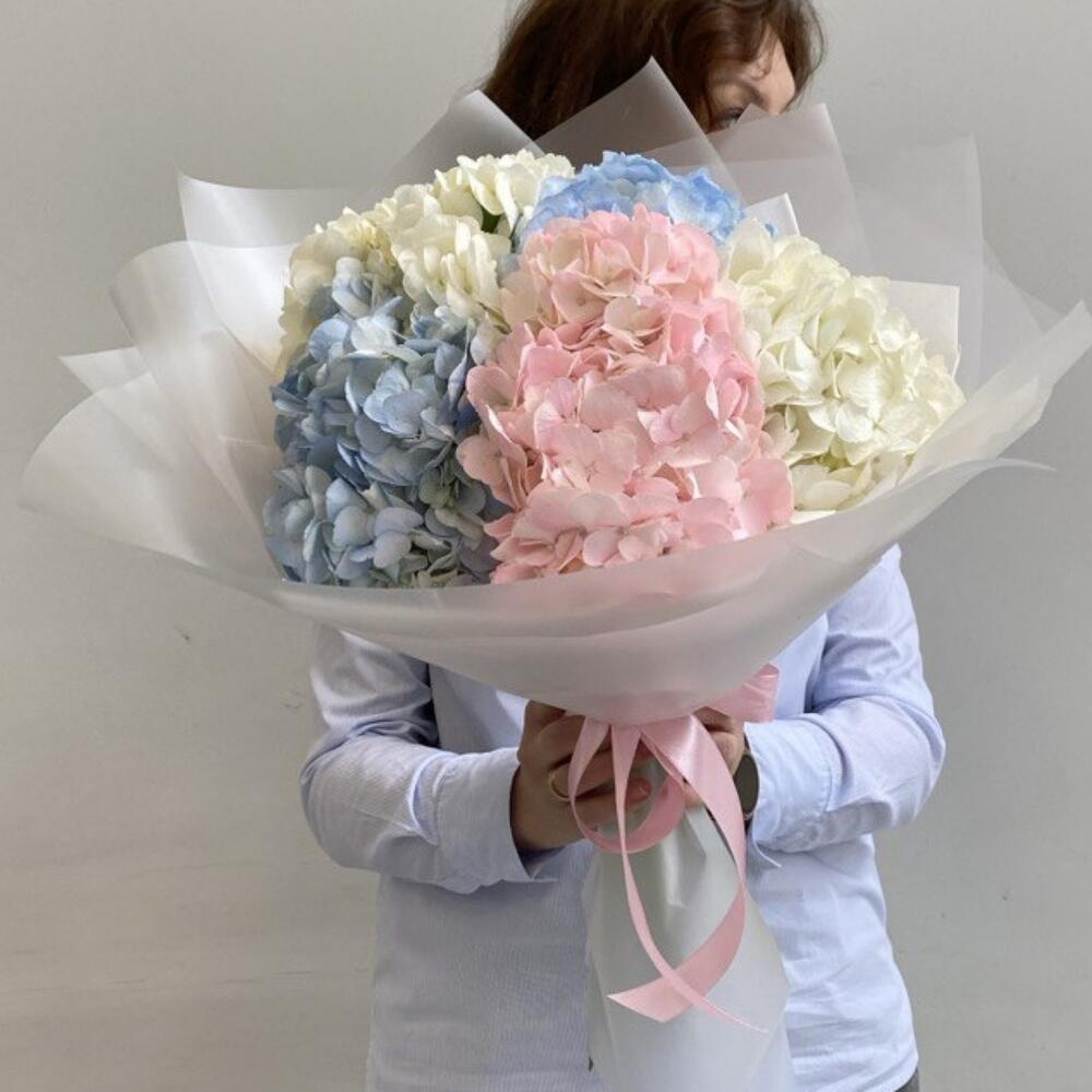 Букет из гортензий в пастельных оттенках