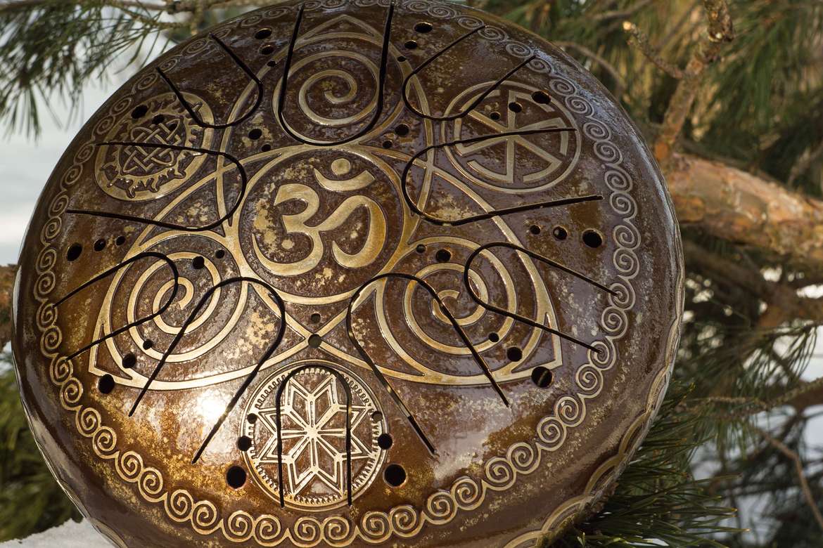 «Ом в трилистнике»