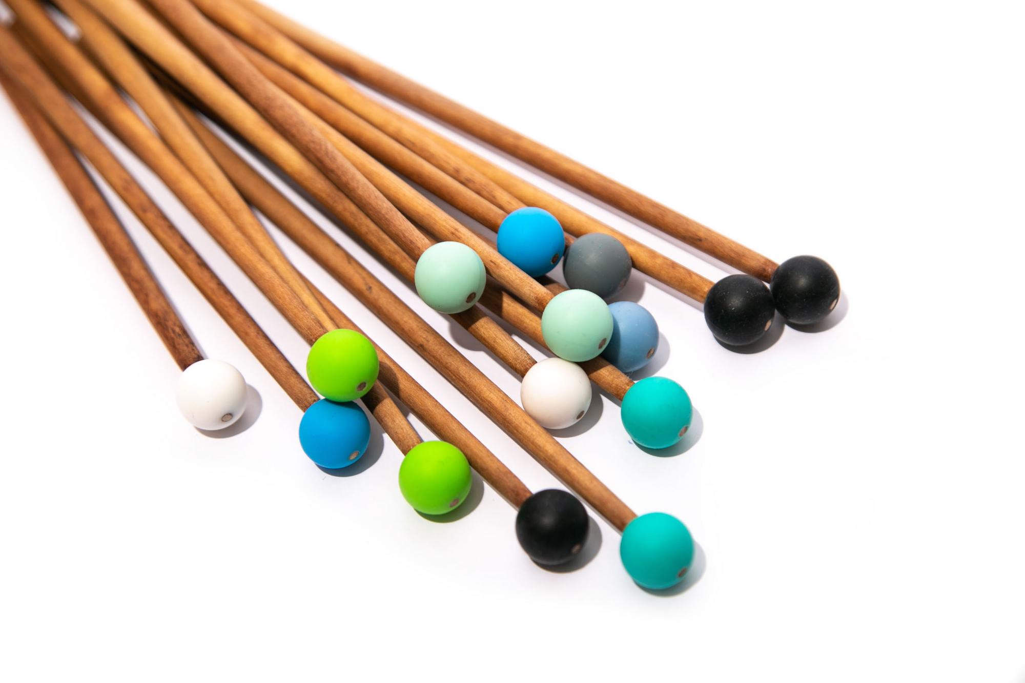 Палочки для игры с резиновым шариком