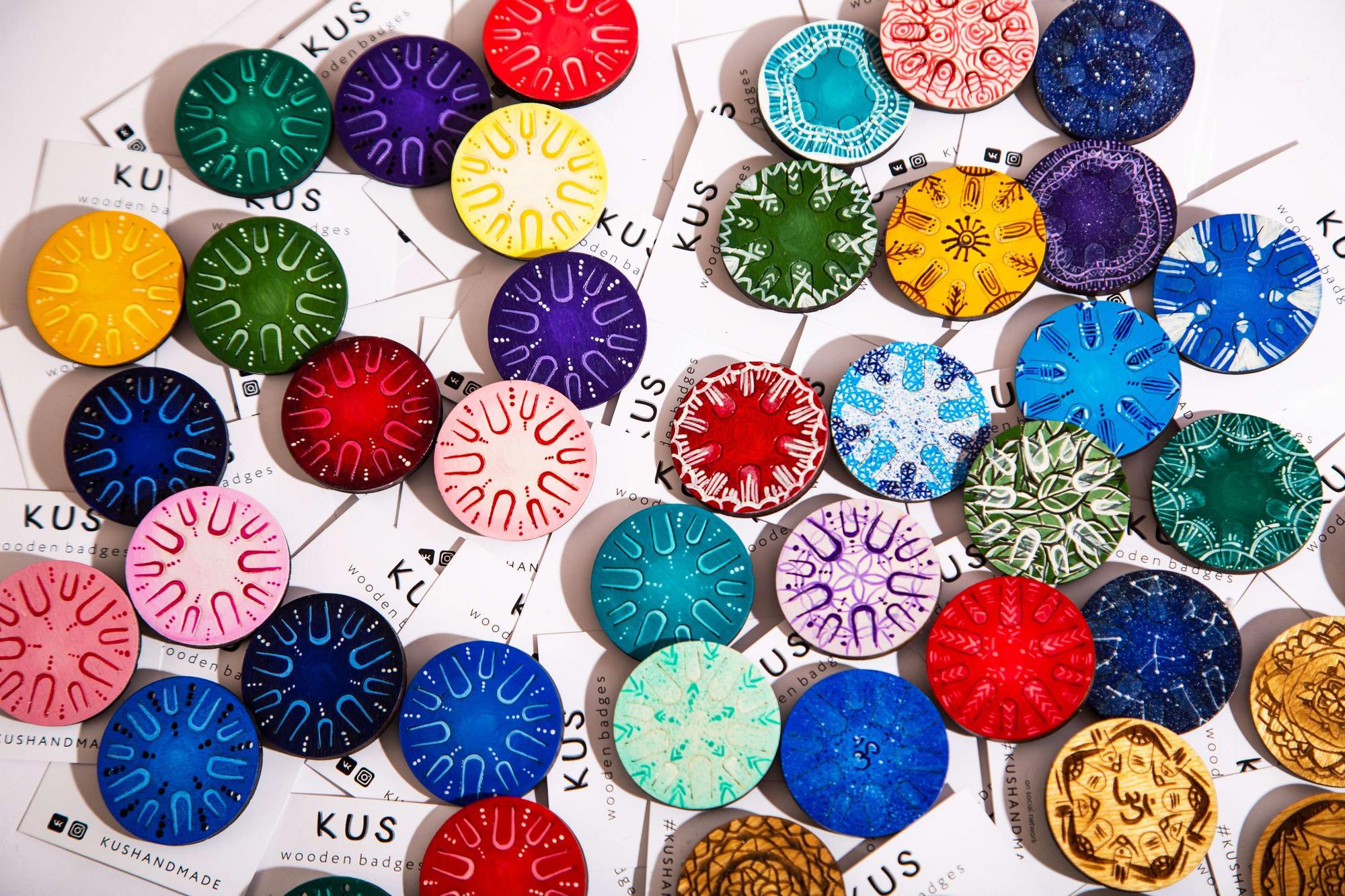 Значки деревянные