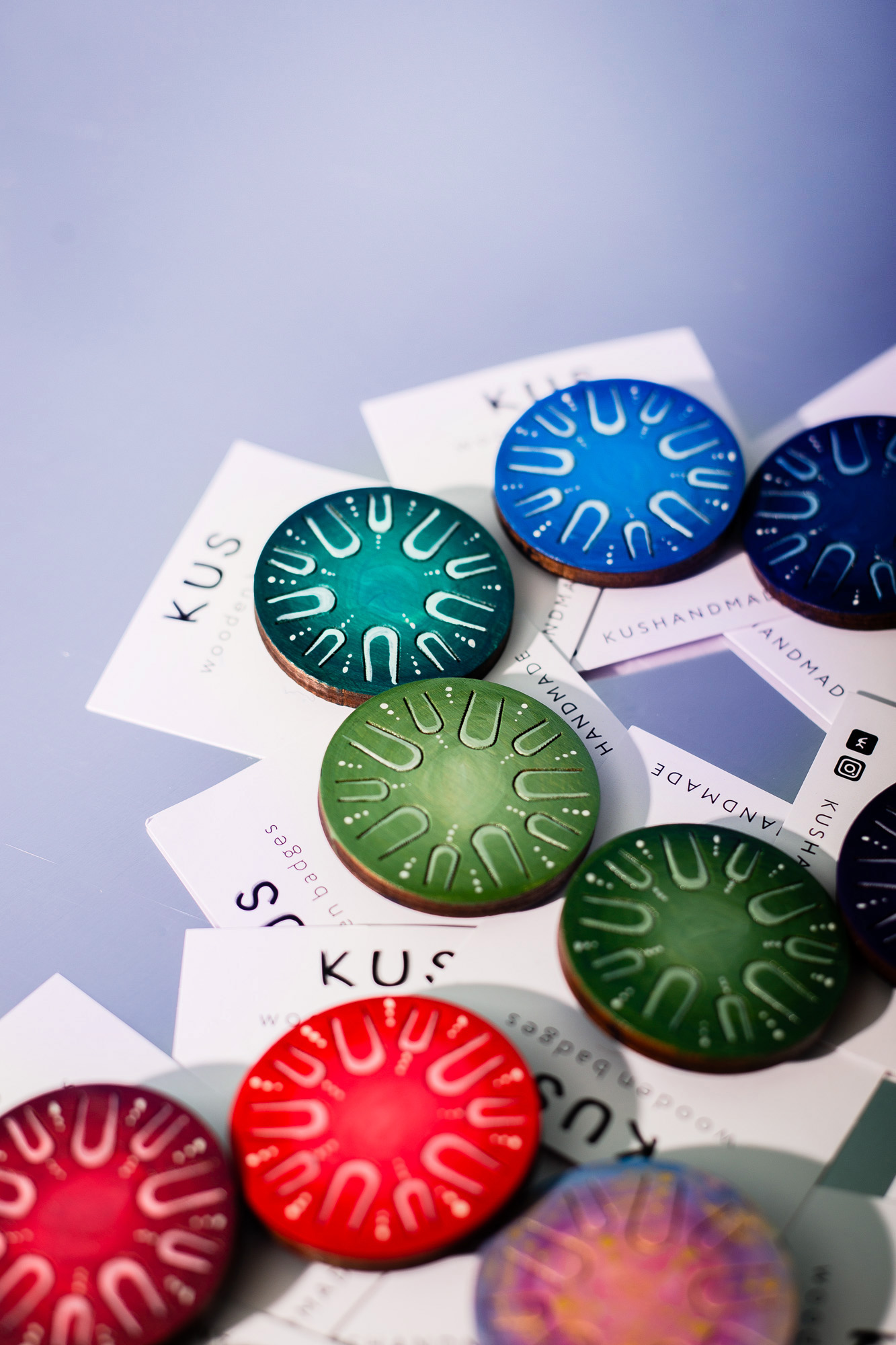 Значки деревянные