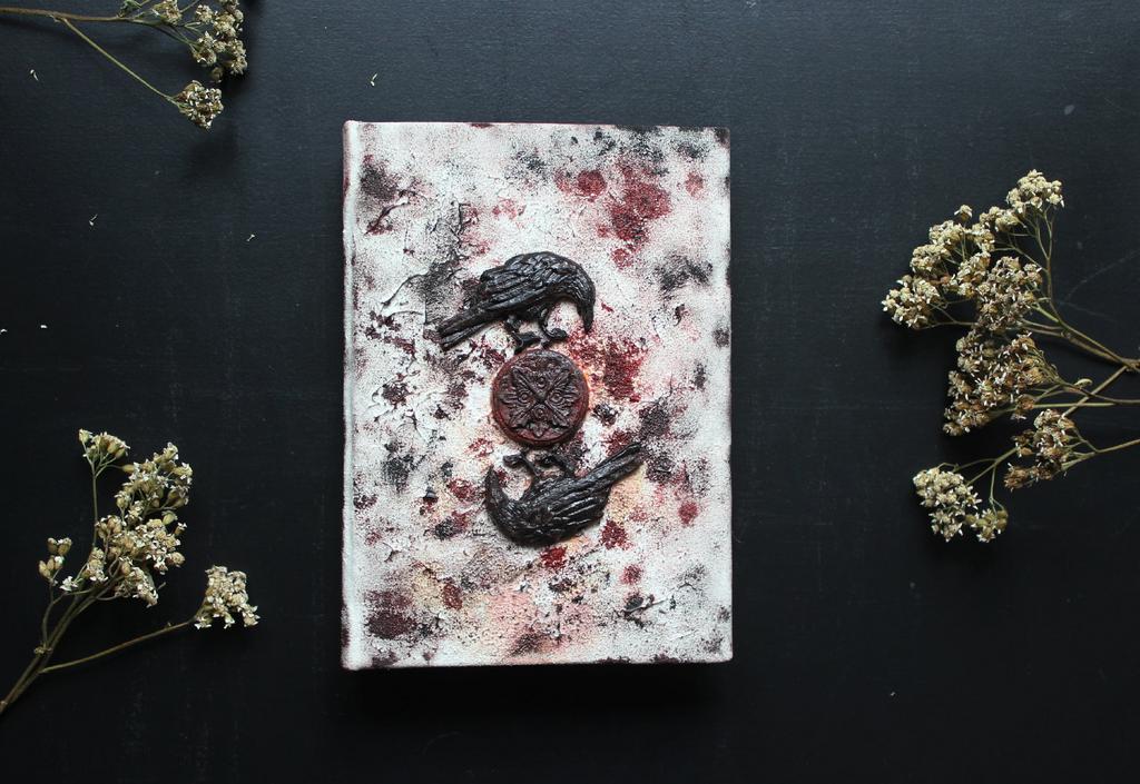 Блокнот ручной работы с барельефом «Хугин и Мунин»