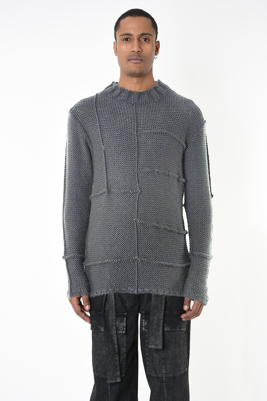 Свитер с рельефными швами LH