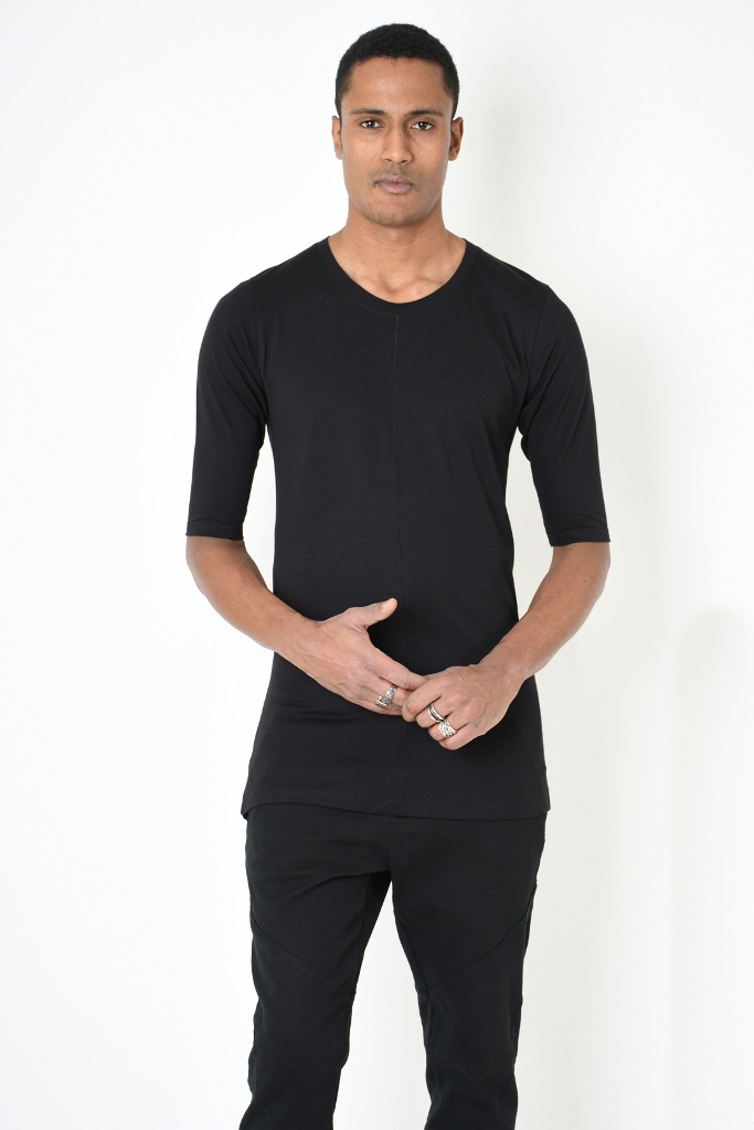 Минималистичная футболка с вертикальным швом LH