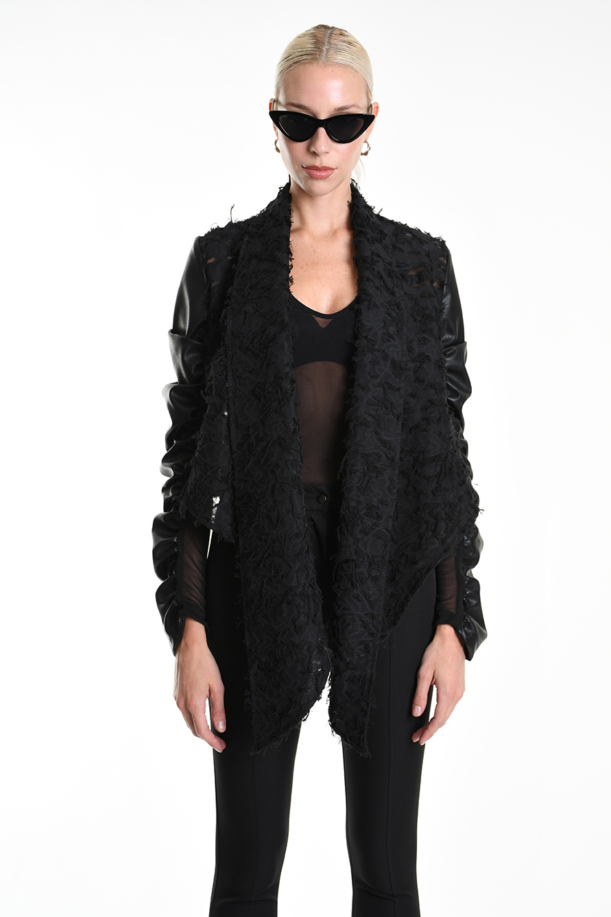 Асимметричный жакет из ткани деворе со спинкой и рукавами из экокожи LH