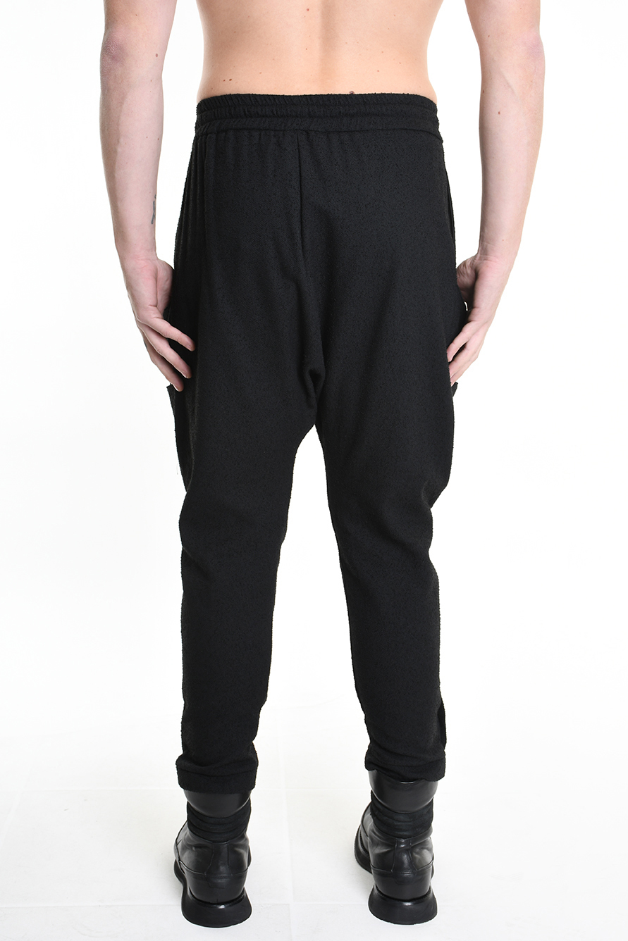 Брюки из фактурной ткани букле с защипами спереди LH