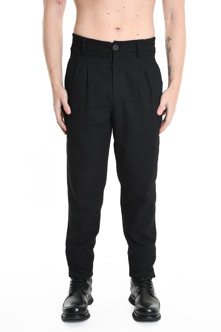 Брюки из фактурной ткани букле с защипами спереди LH