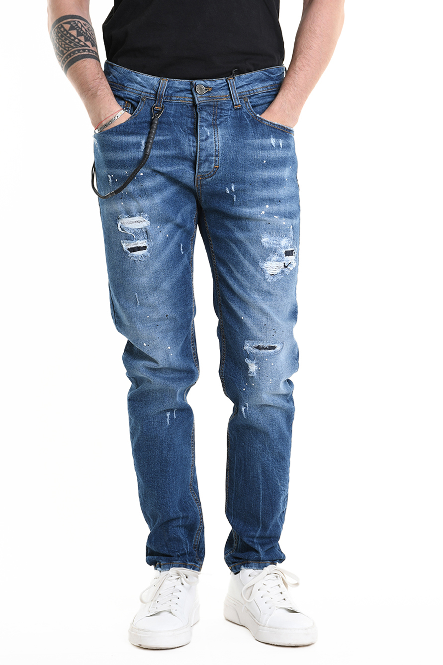 Джинсы с эффектом потертости и заплатами Xagon