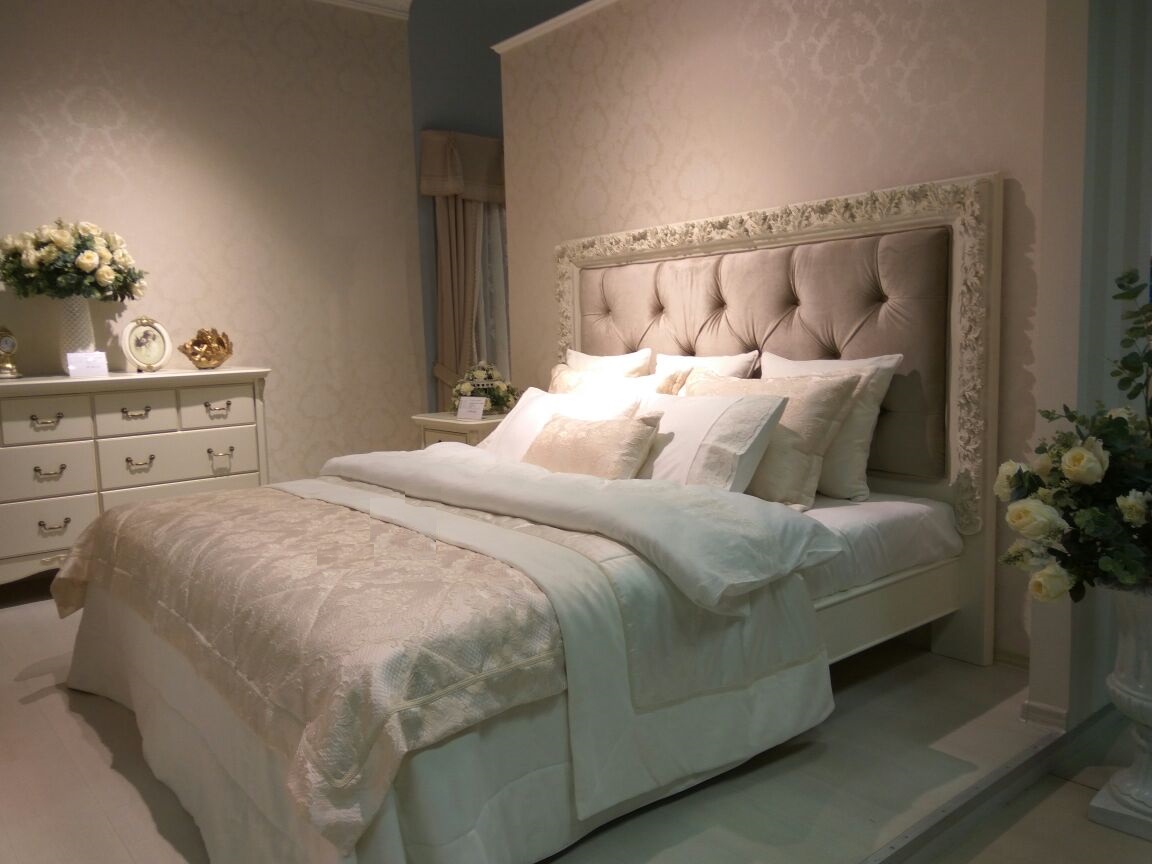 КРОВАТЬ С МЯГКИМ ИЗГОЛОВЬЕМ 180*200  R218D-К03-AS-B12