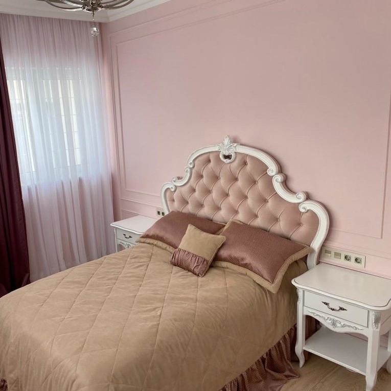 Кровать с мягким изголовьем 160*200  R536