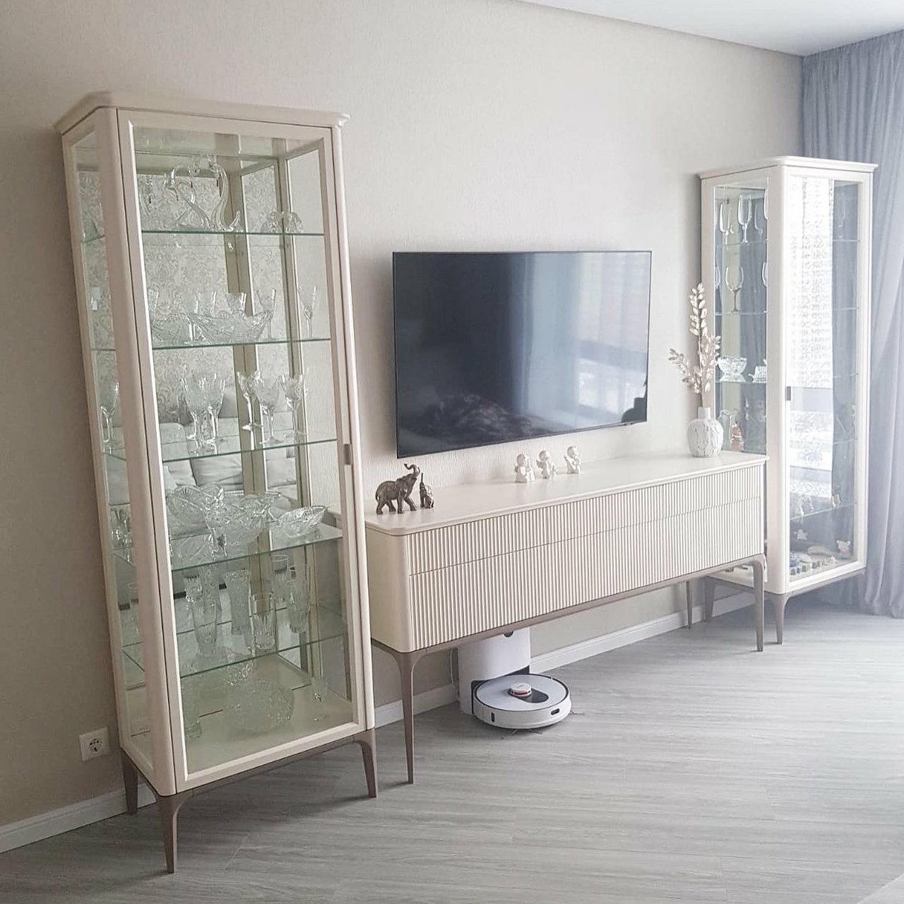 Витрина однодверная Pr013LAP