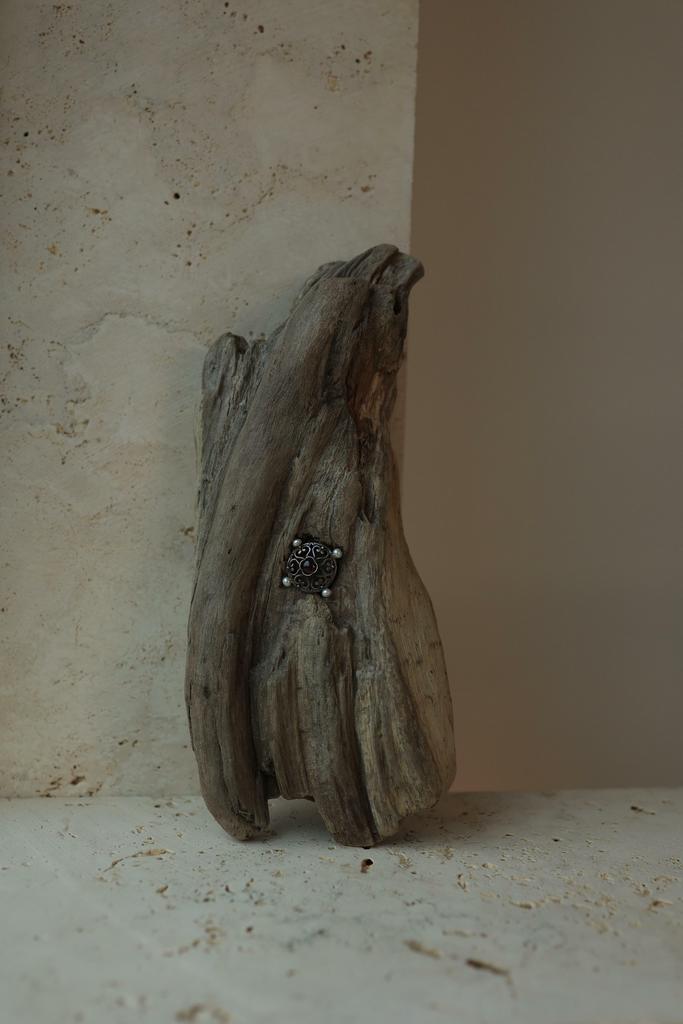 Kaze no Inori "Молитва ветру"- панно из дерева