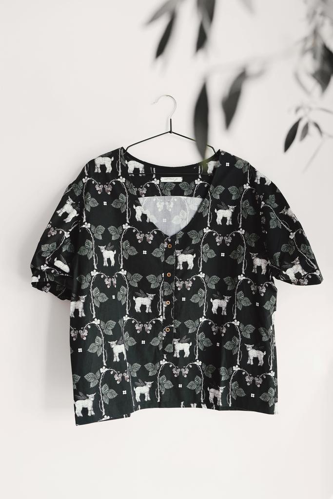 Блуза на пуговицах