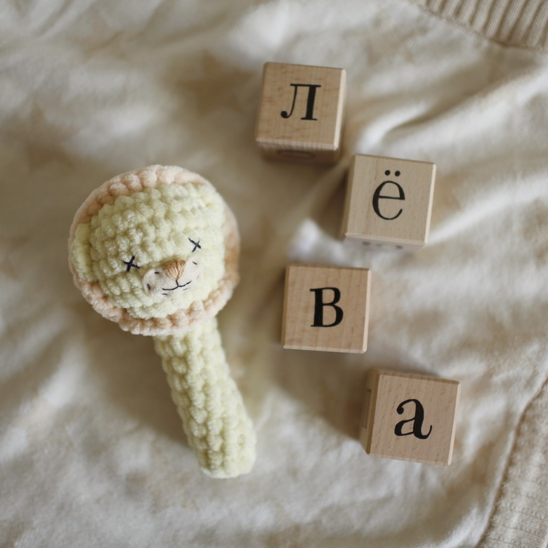 Lion Rattle (погремушка-палочка)