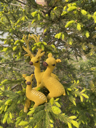 Набор из 3 МК: Золотой Олень с Оленикой и Оленёнком (The Golden Deer, his Doe and Fawn)