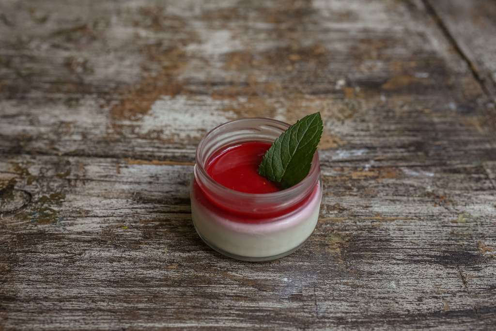 Панна котта с малиновым суфле