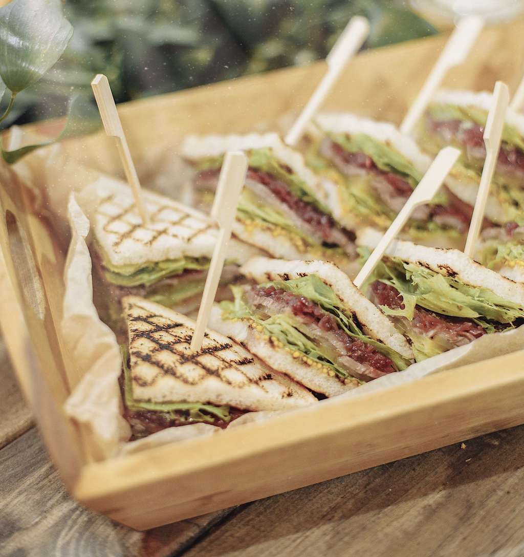 Сэндвич с ростбифом и дижонской горчицей